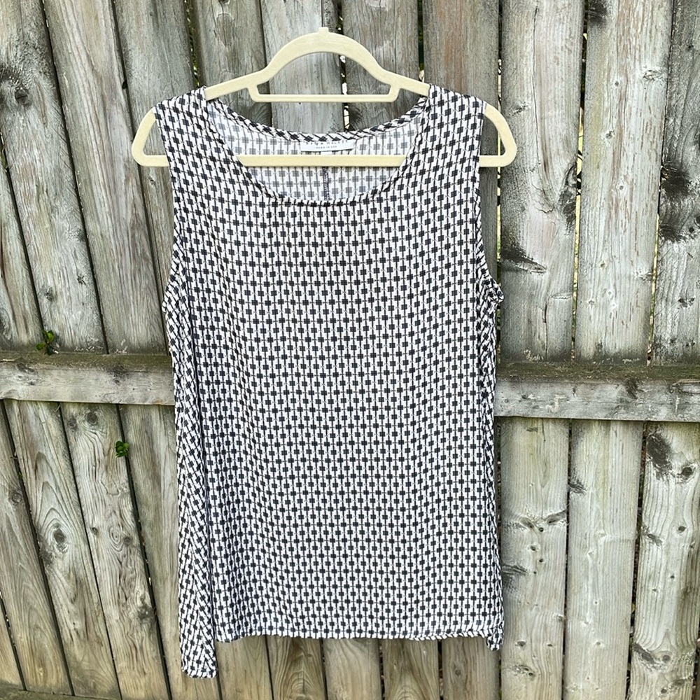 FREE w/purchase bryn Walker sleeveless tank silky Italian geometric M